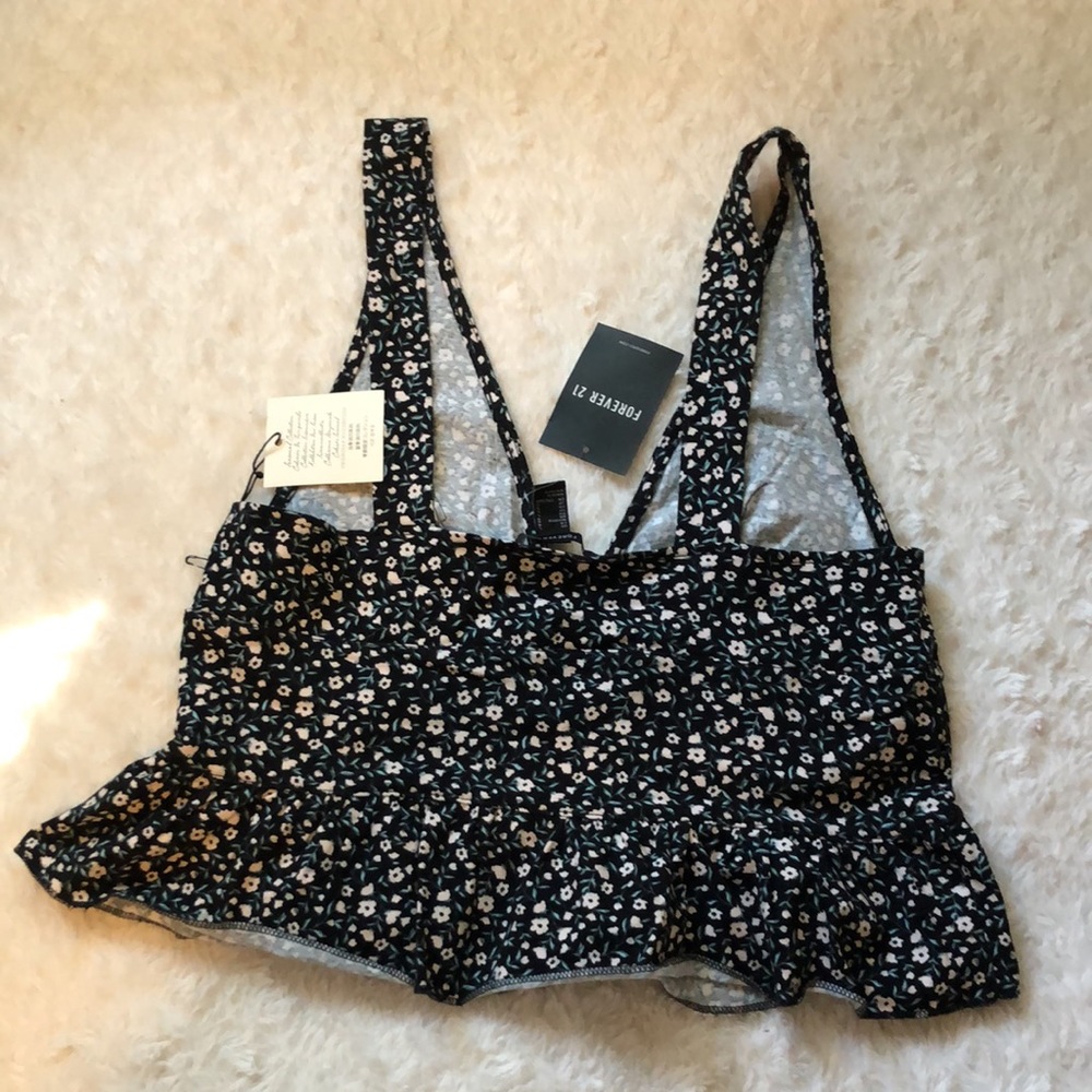 Flowered top - Picture 2 of 4
